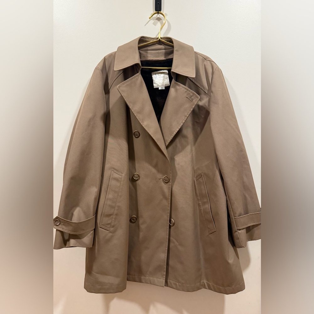 London Fog Mens Double-Breasted Trench Coat in Tan